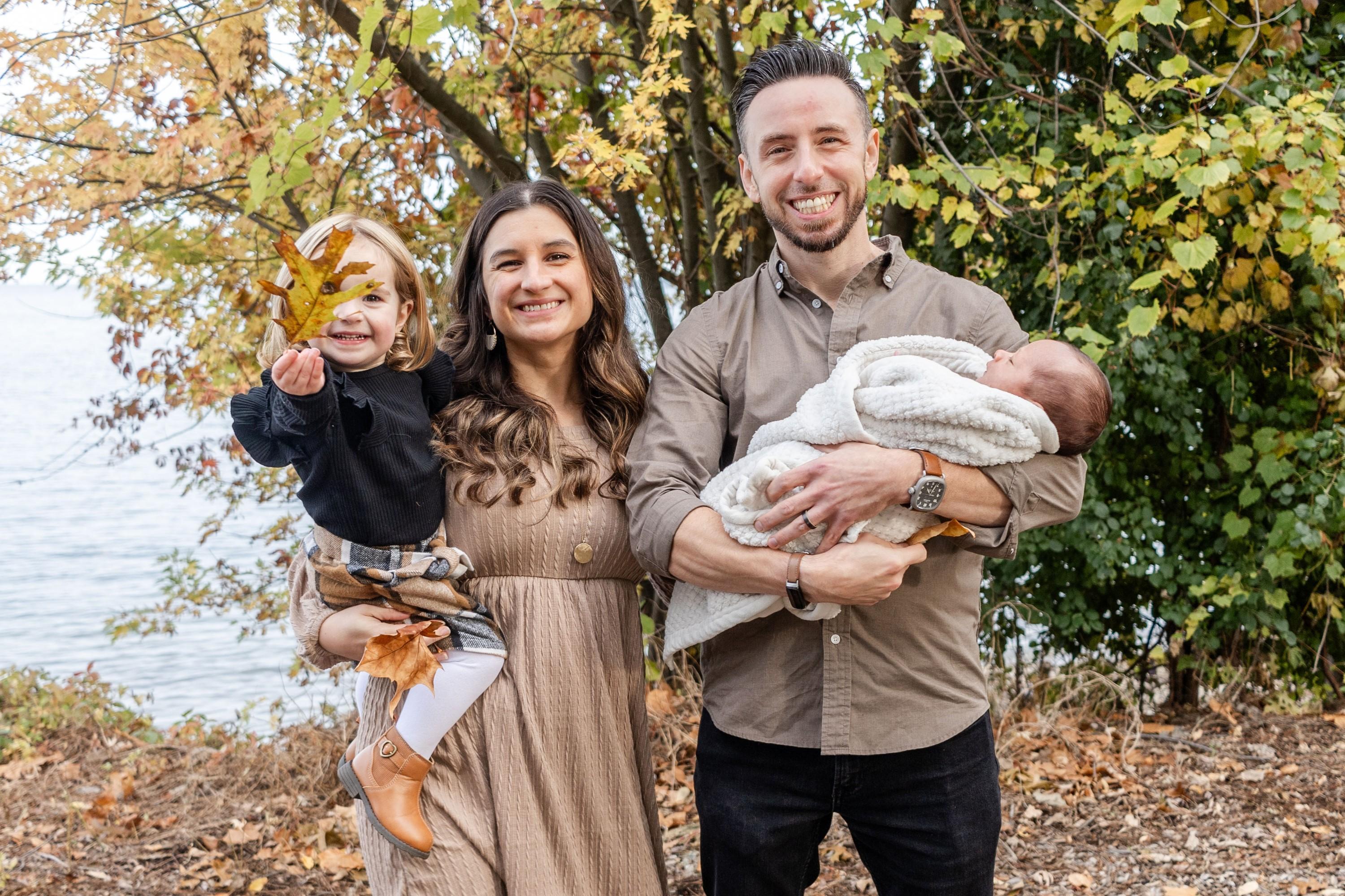 What to Wear to Your Family Photo Session: A Photographer's Guide