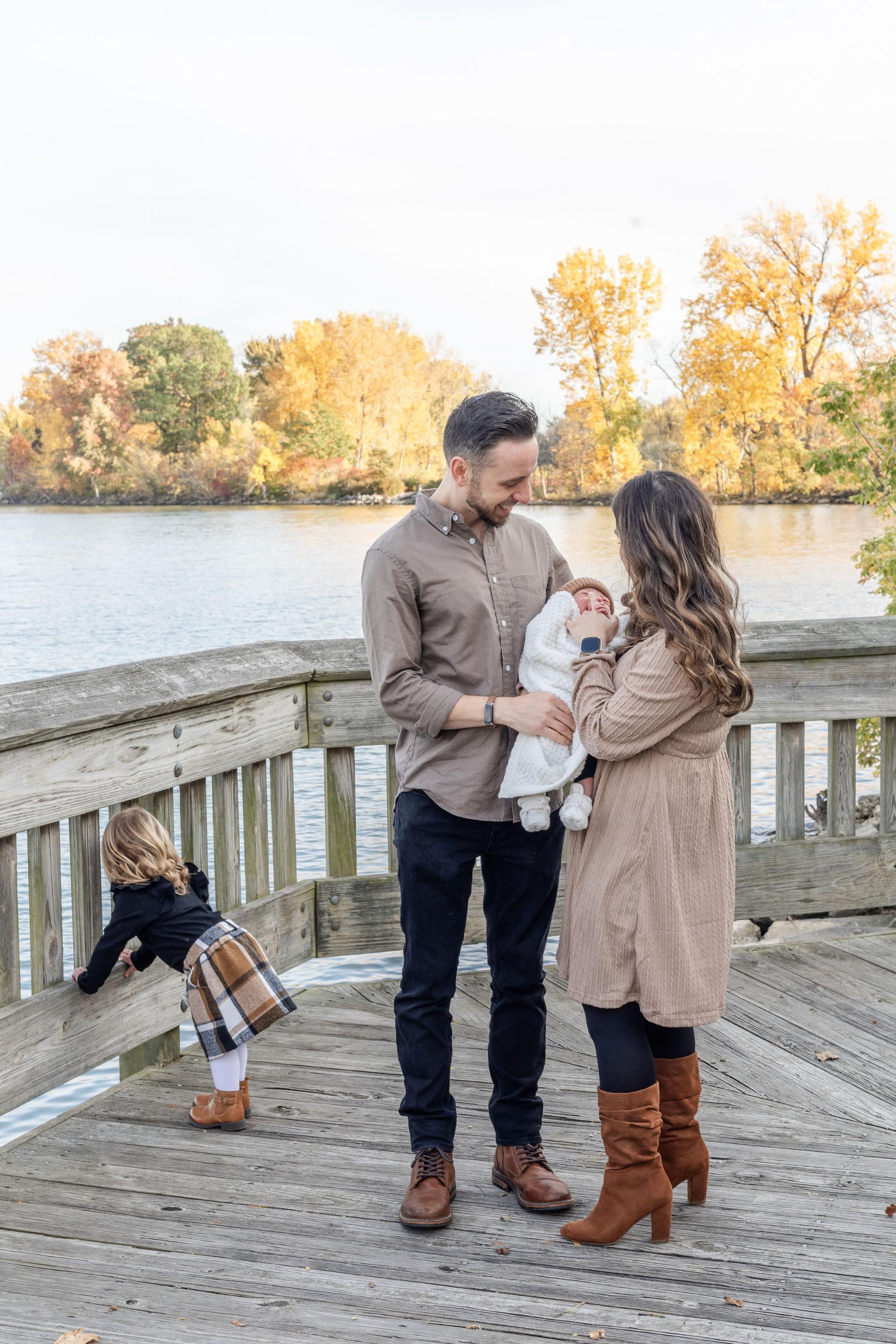 What to Wear to Your Family Photo Session: A Photographer's Guide
