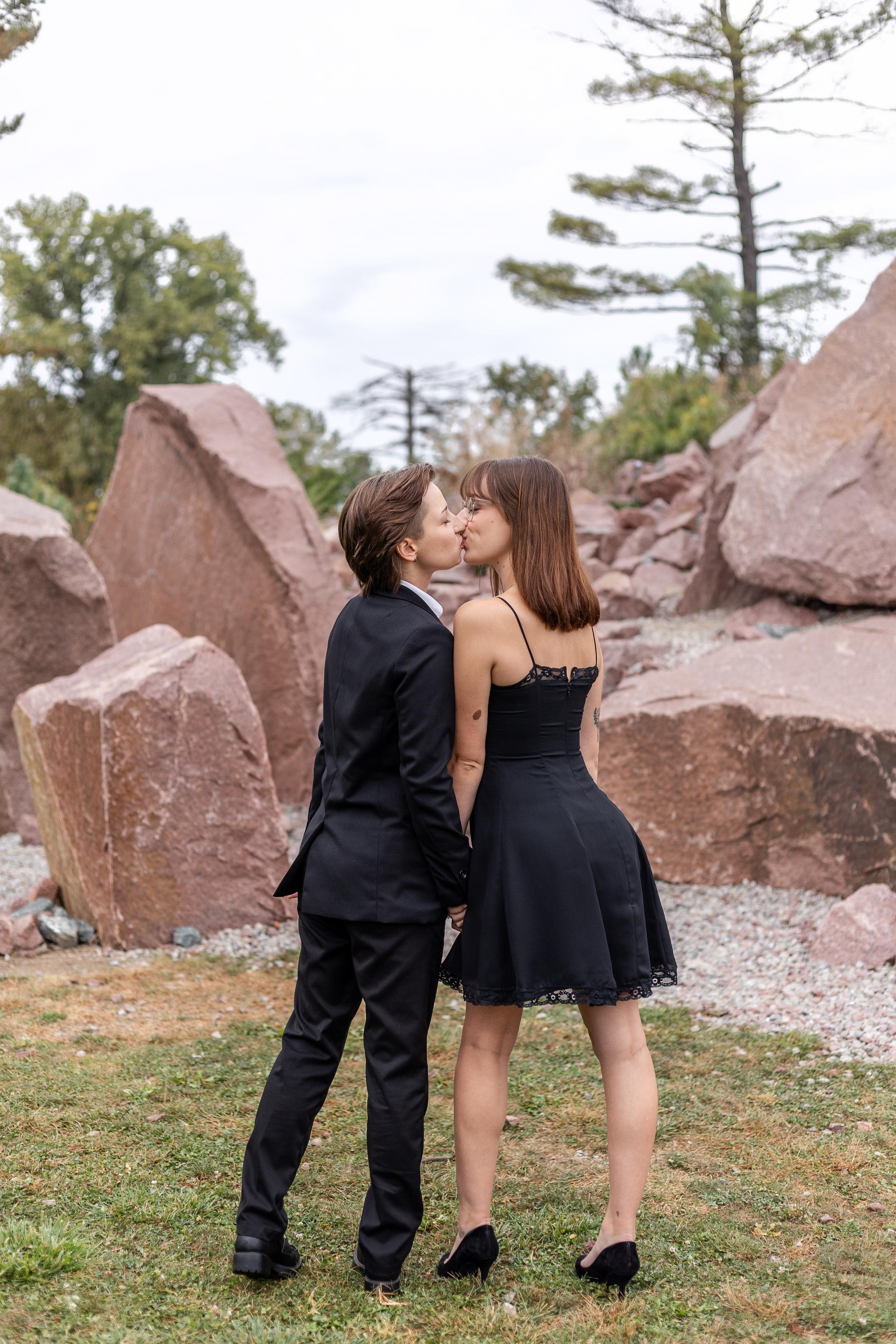 Carpenter Lake Engagement Session: Your Outdoor Adventure Awaits