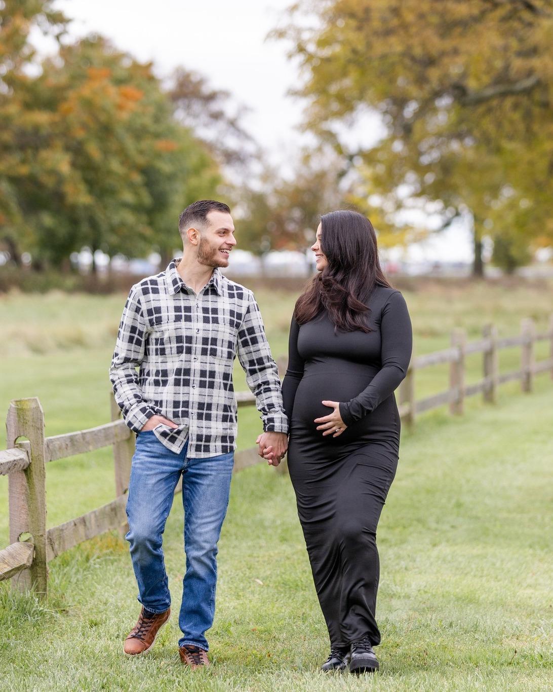 A Memorable Fall Maternity Shoot at Lake St Clair Metro Park