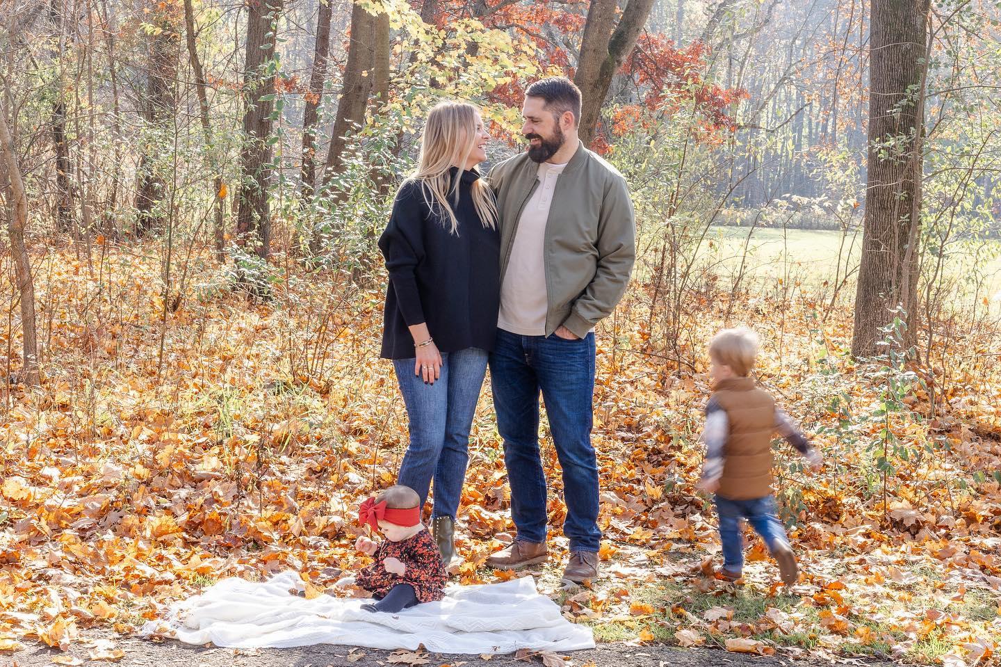 Capturing Cherished Moments: An Extended Family Photo Session in Stony Creek Metro Park