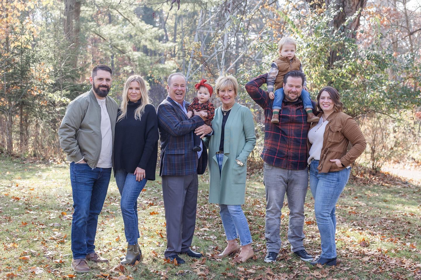Capturing Cherished Moments: An Extended Family Photo Session in Stony Creek Metro Park