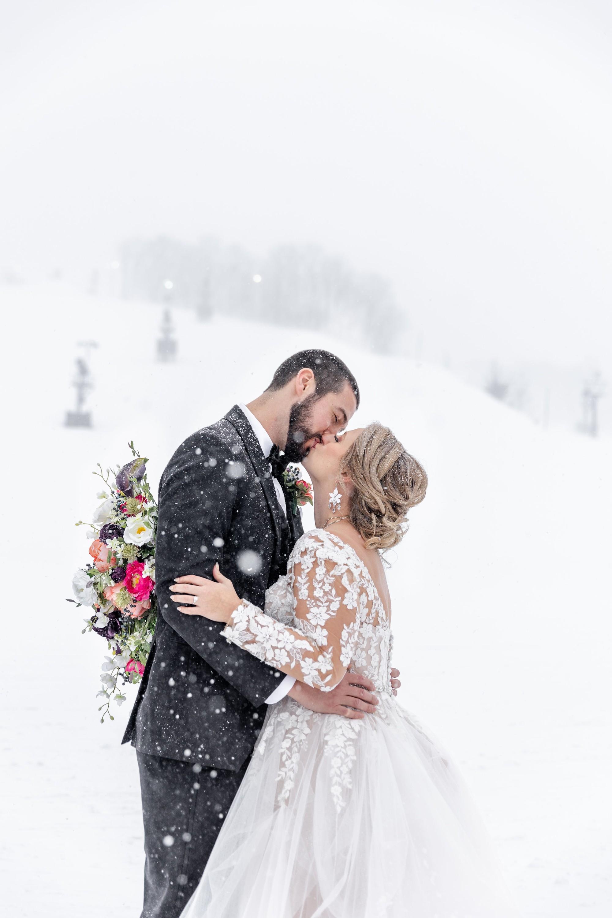 Lindsey and Nick: A Crystal Mountain Ski Resort Wedding