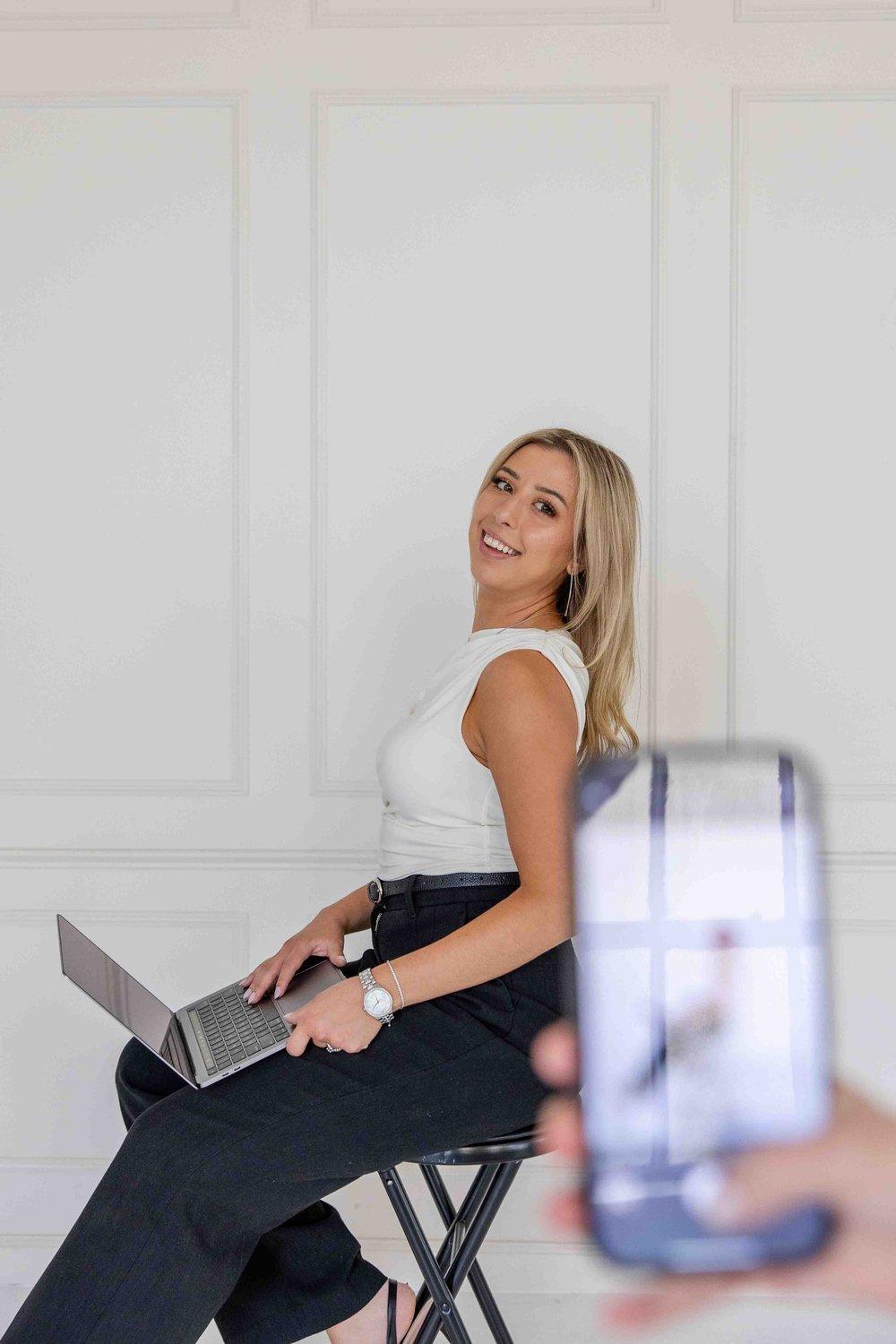 carousel-hero-element image-7